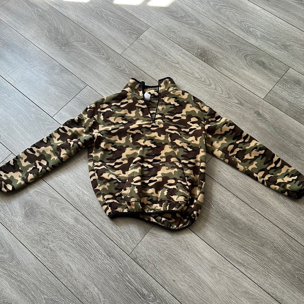 Women’s XS camo pullover